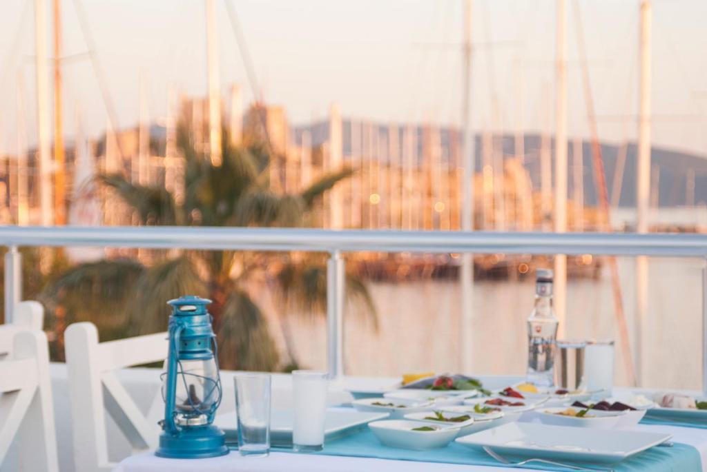 Akkan Hotel Marina (Adults Only) Бодрум Екстер'єр фото